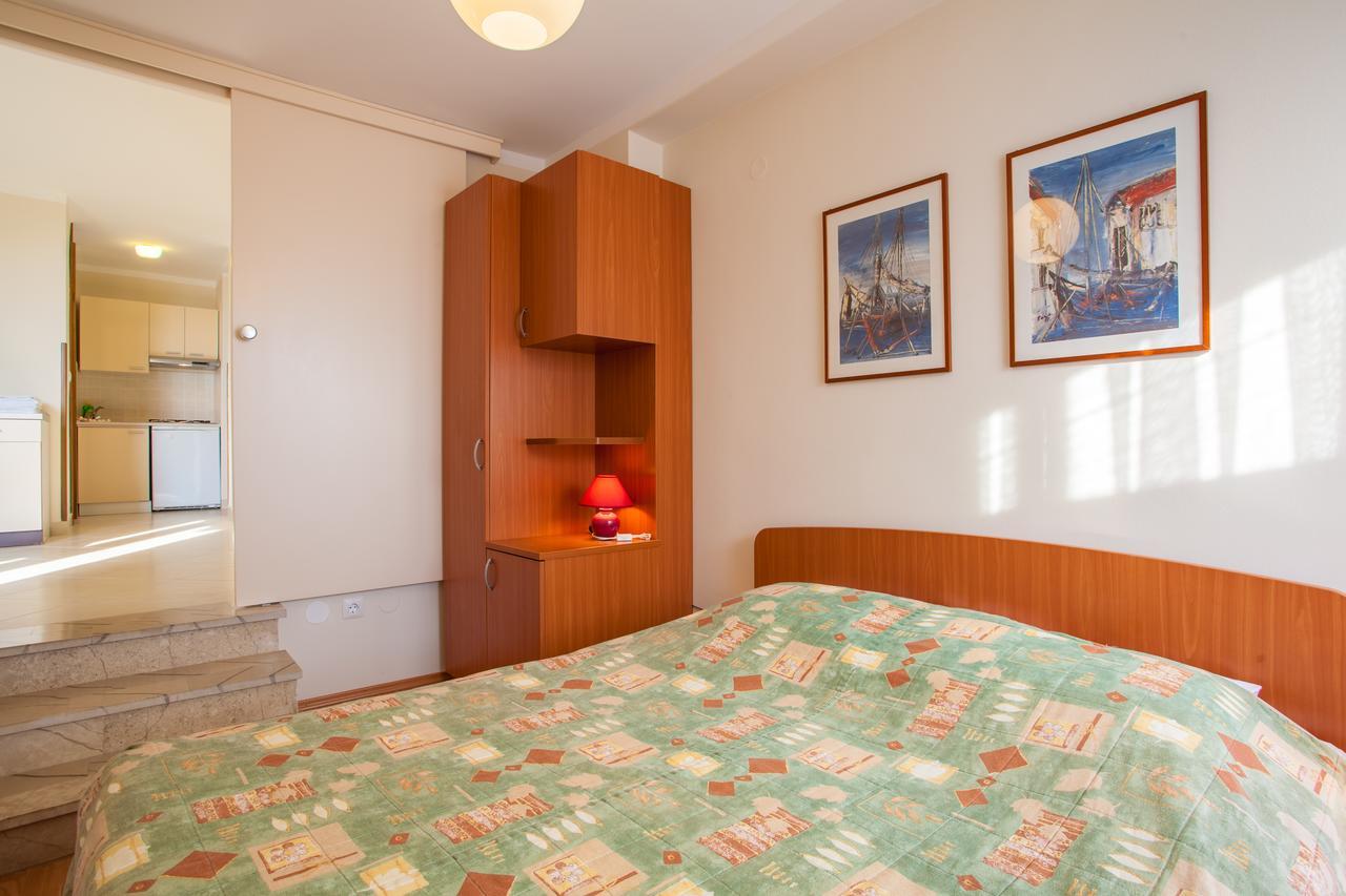 Apartments Ljubo & Lili 茨雷斯 外观 照片